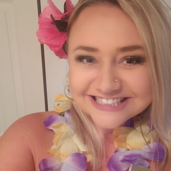 Meet your Posher, Andrea - Picture 1 of 1